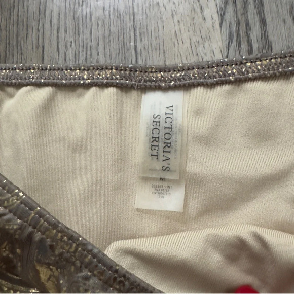 Victoria’s Secret Gold Metallic Bling Bikini set  34D  Top &  Bottoms M - Picture 3 of 6